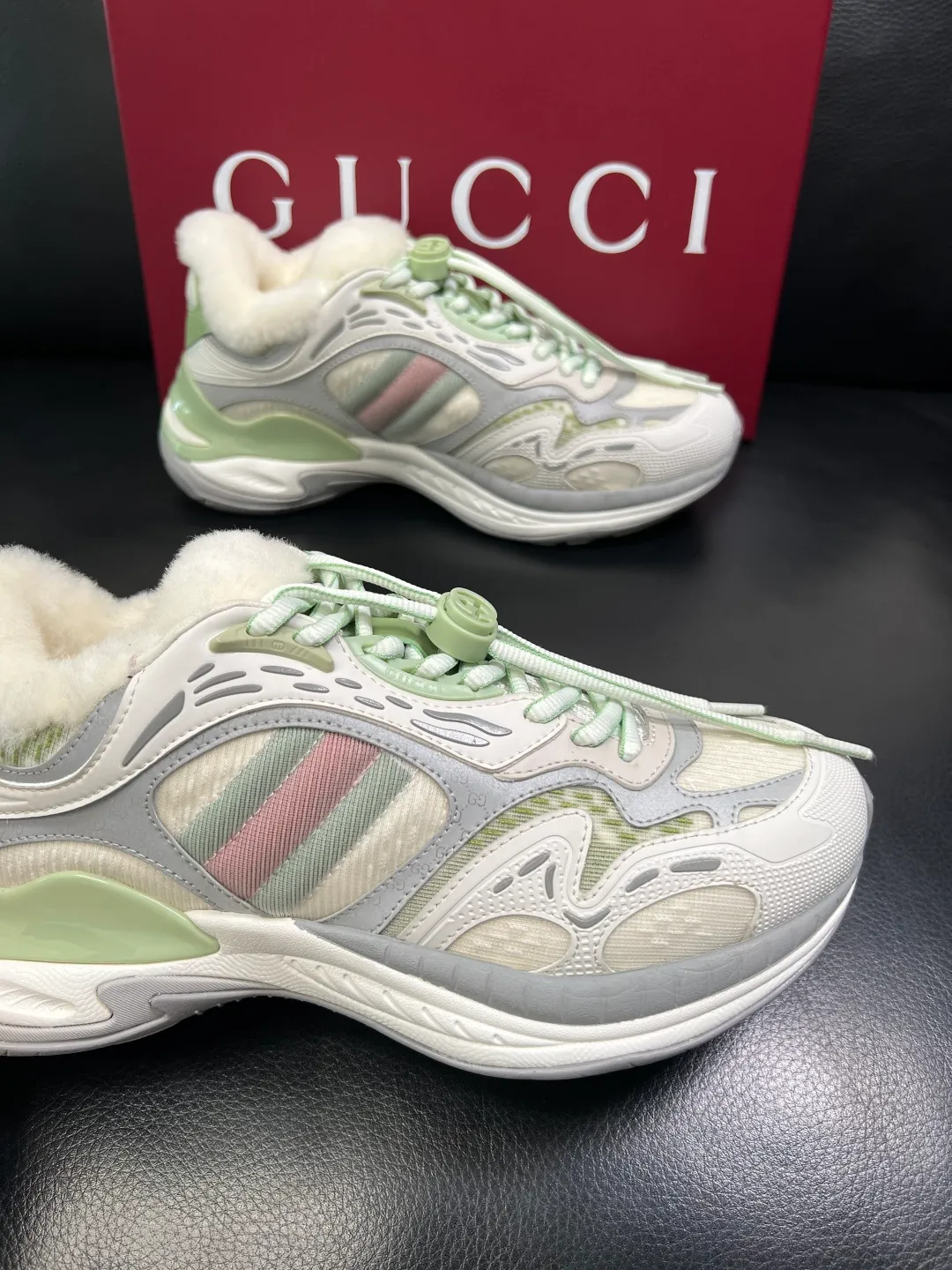 Men's shoes 💰980 Gucci high quality top crafts Gucci counter new original configuration, imported Italian cowhide fabric, imported wool lining cowhide pad, breathable and comfortable, sole: original factory special supply original sole super comfortable, original factory and single goods, welcome to compare, code number 39-44 (customized 38 45)